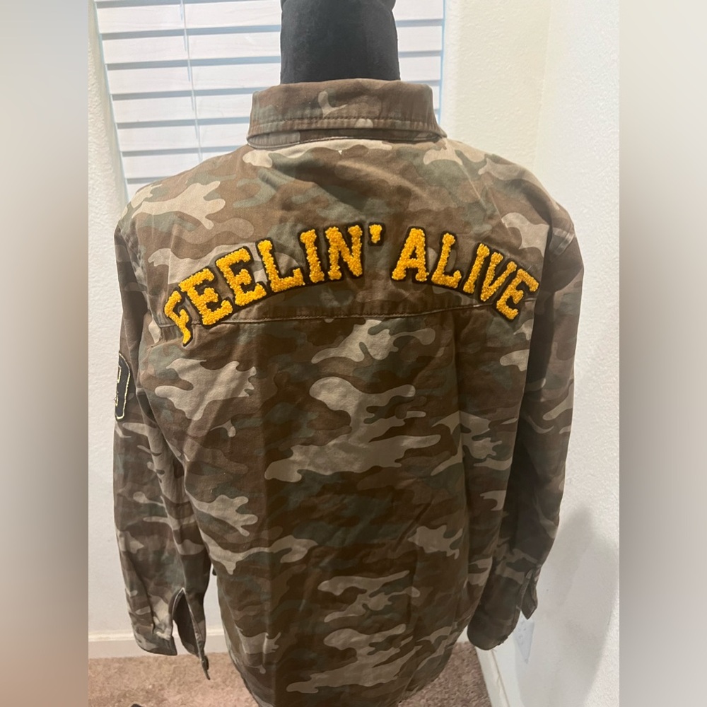 Forever 21‎ Camo Shirt Long Sleeve button up jacket - Picture 5 of 5